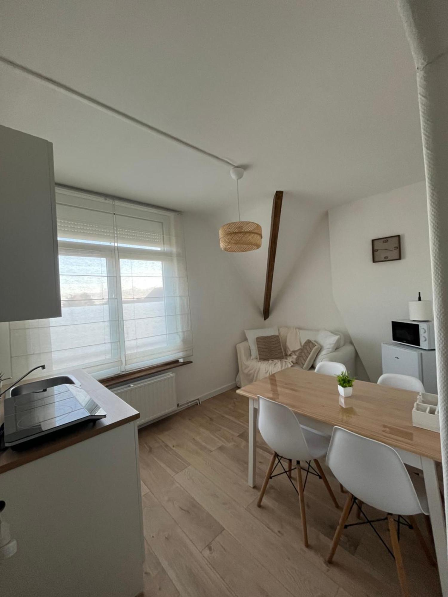 Jolie Maison De Coron Lens Zewnętrze zdjęcie